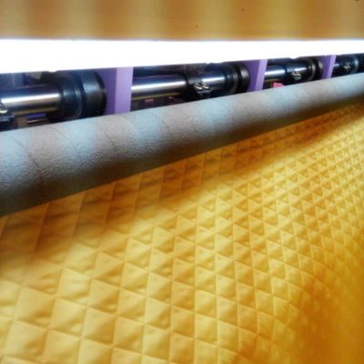 Yukarı üretim Multi Needle Lock Stitch Quilting Machine for Bed and Garments (Yataklar ve Giysi için çok iğneli kilitli dikiş dikme makinesi)