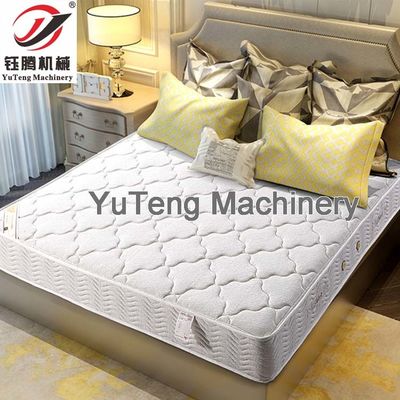 2450mm Yorgan genişliği Maksimum kalınlığı 8cm için Bilgisayarlı Yorgan makinesi